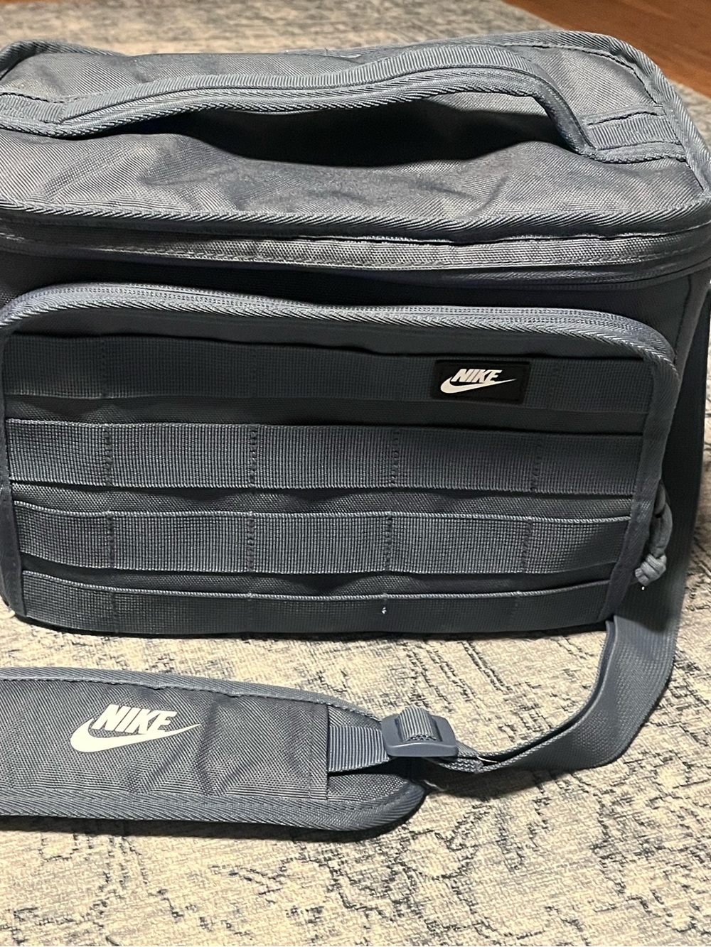 Nike Futura large lunchbox